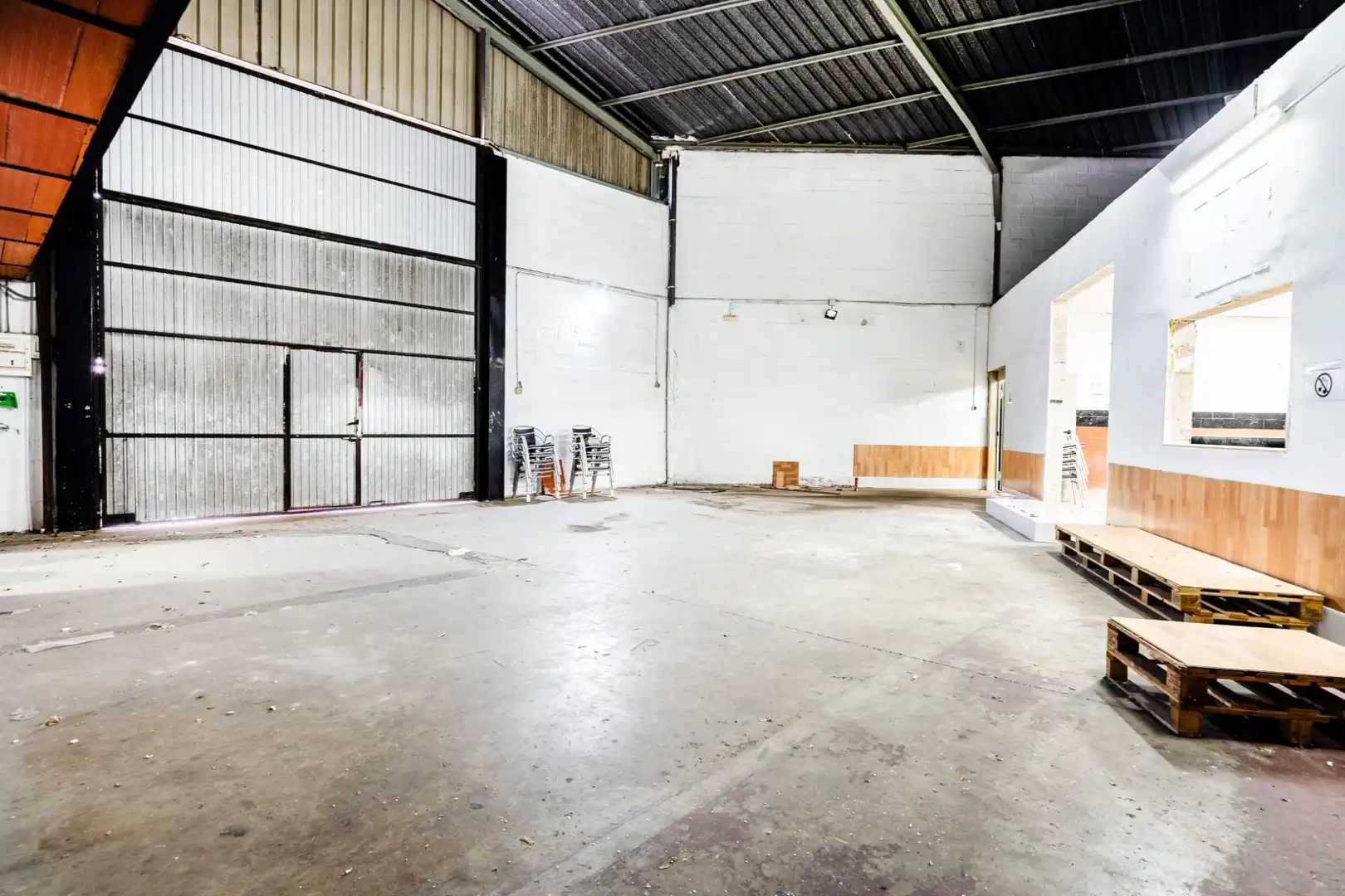Fabrikhallen zum Verkauf in San Fernando
