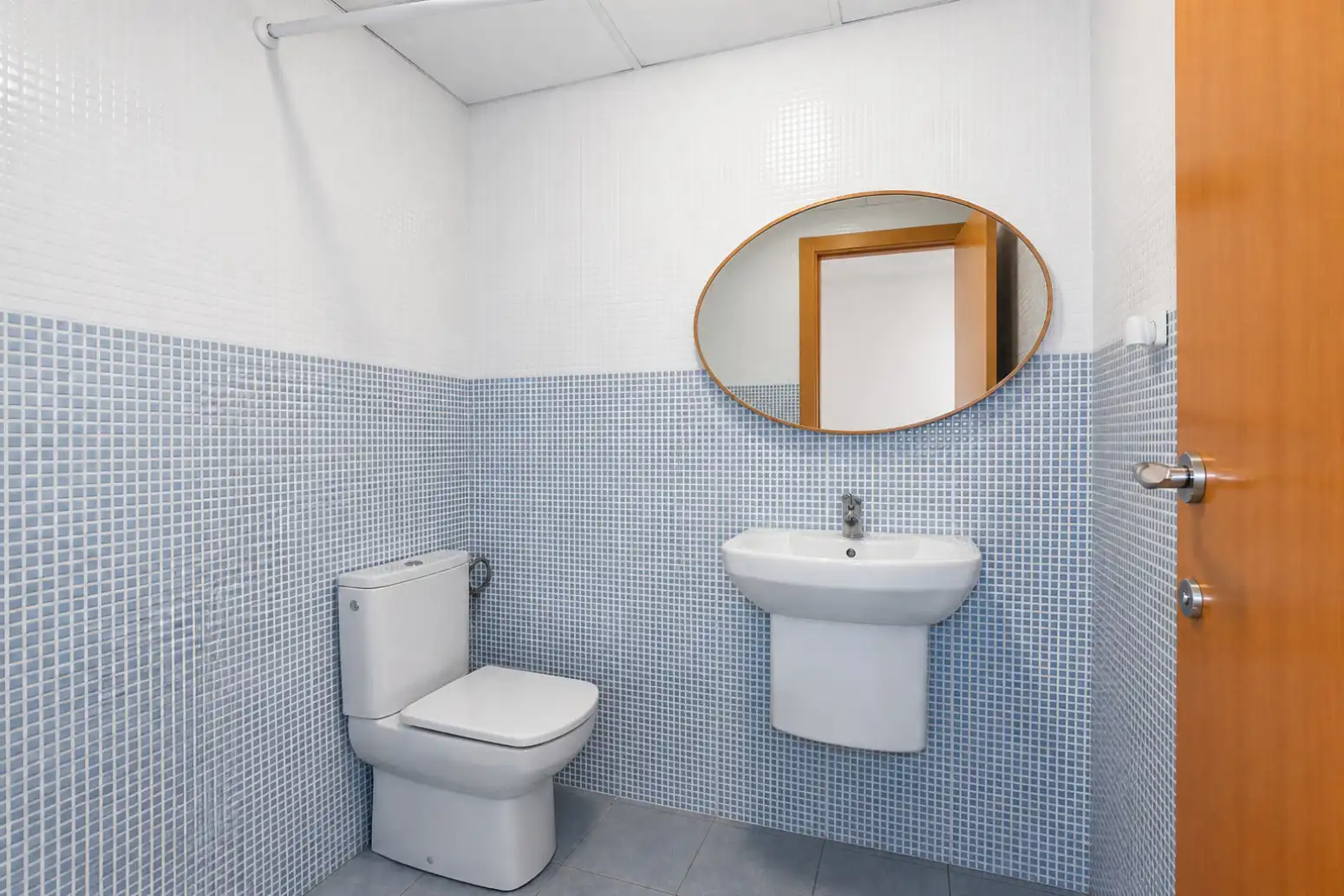 Badezimmer von Geschaftsraum zur Miete in Rafelbuñol / Rafelbunyol