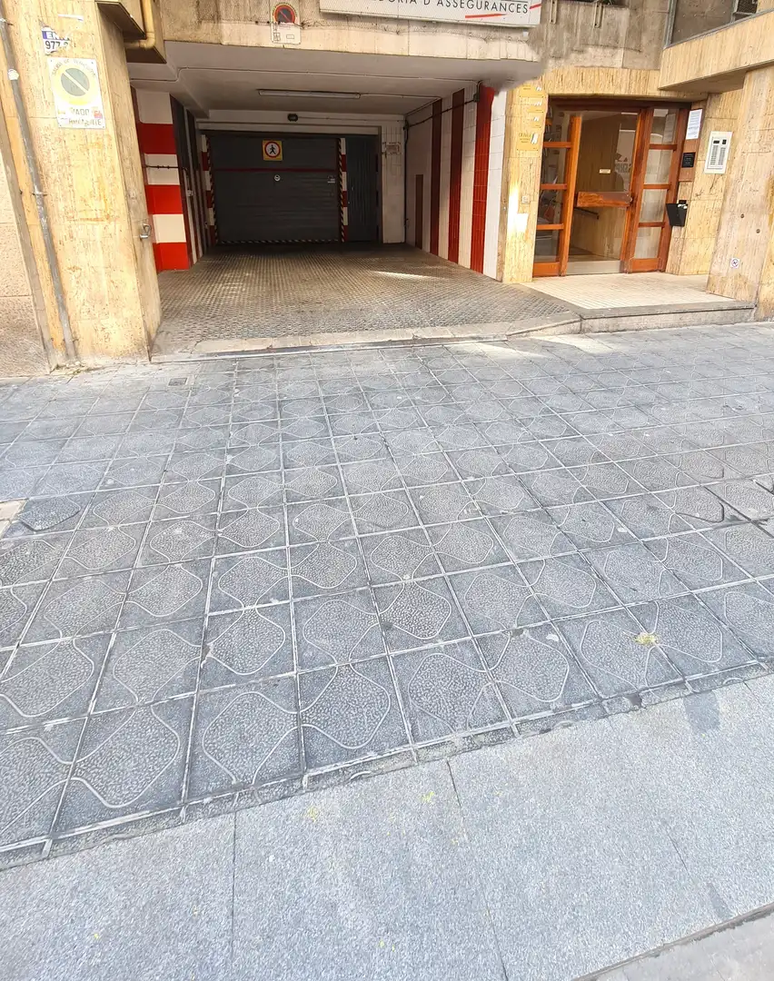 Doble con ascensor en venta en Carrer de Pere Martell