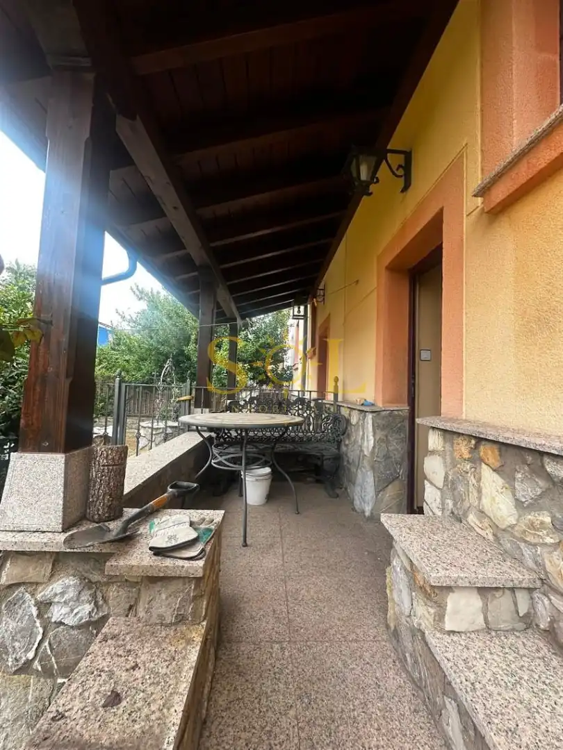 Terrassa de Casa o xalet en venda en León Capital  amb Calefacció, Jardí privat i Terrassa