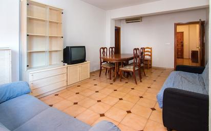 Living room of Flat for sale in  Granada Capital  with Air Conditioner