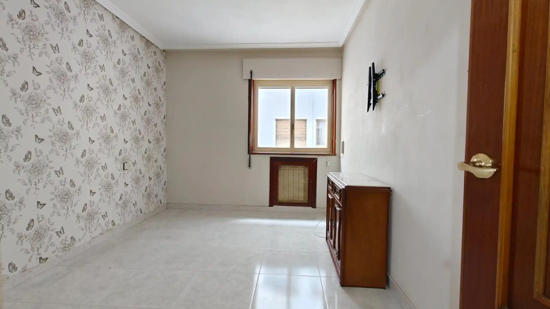 Habitación de Piso en venta en Oviedo  con Calefacción y Amueblado