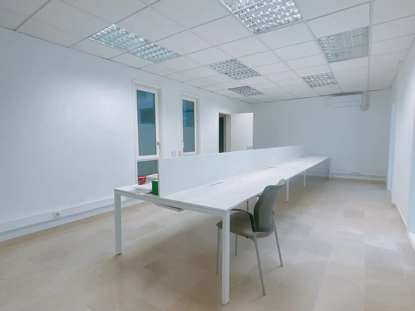 Office for rent in Girona  with Air Conditioner and Heating