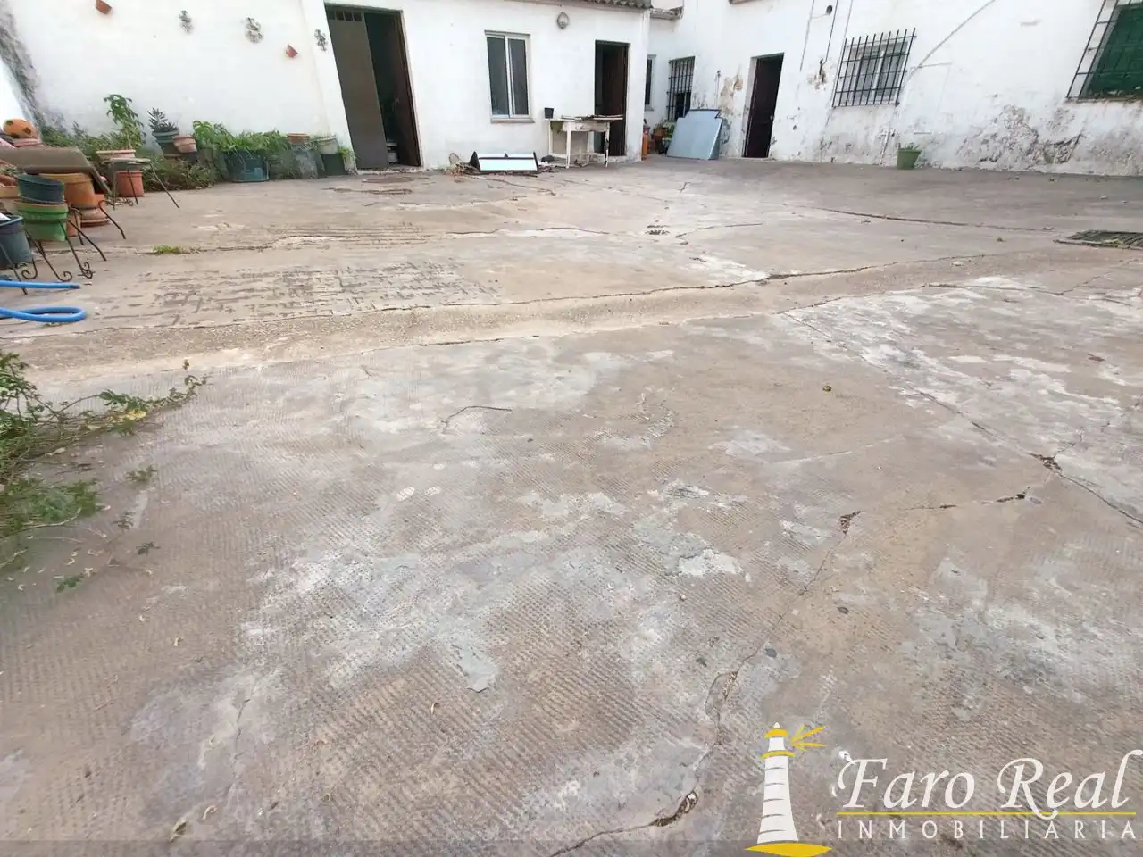 Parking of Detached homes for sale in Sanlúcar de Barrameda