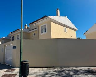 Exterior view of Single-family semi-detached for sale in Málaga Capital  with Air Conditioner, Private garden and Balcony