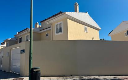 Vista exterior de Casa adosada en venda en Málaga Capital amb Aire condicionat, Jardí privat i Balcó