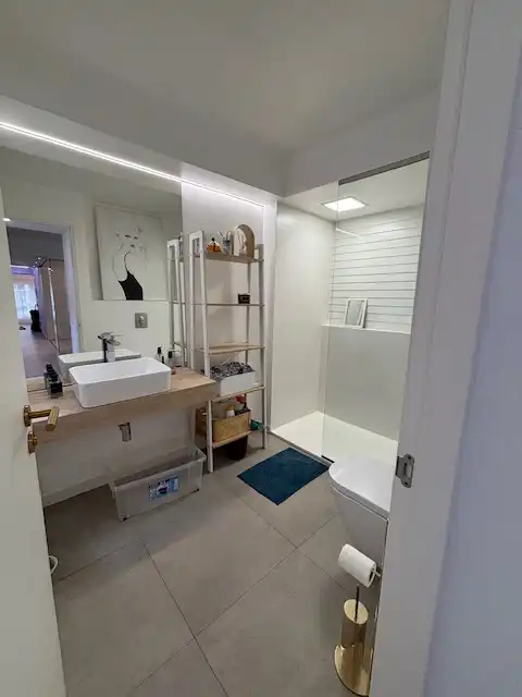 Bany de Pis en venda en Ferrol amb Calefacció, Parquet i Terrassa