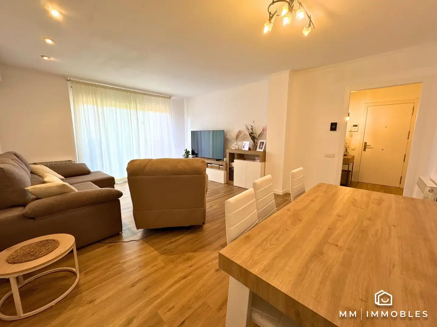 Sala de estar de Piso en venta en Canovelles con Aire acondicionado, Calefacción y Balcón