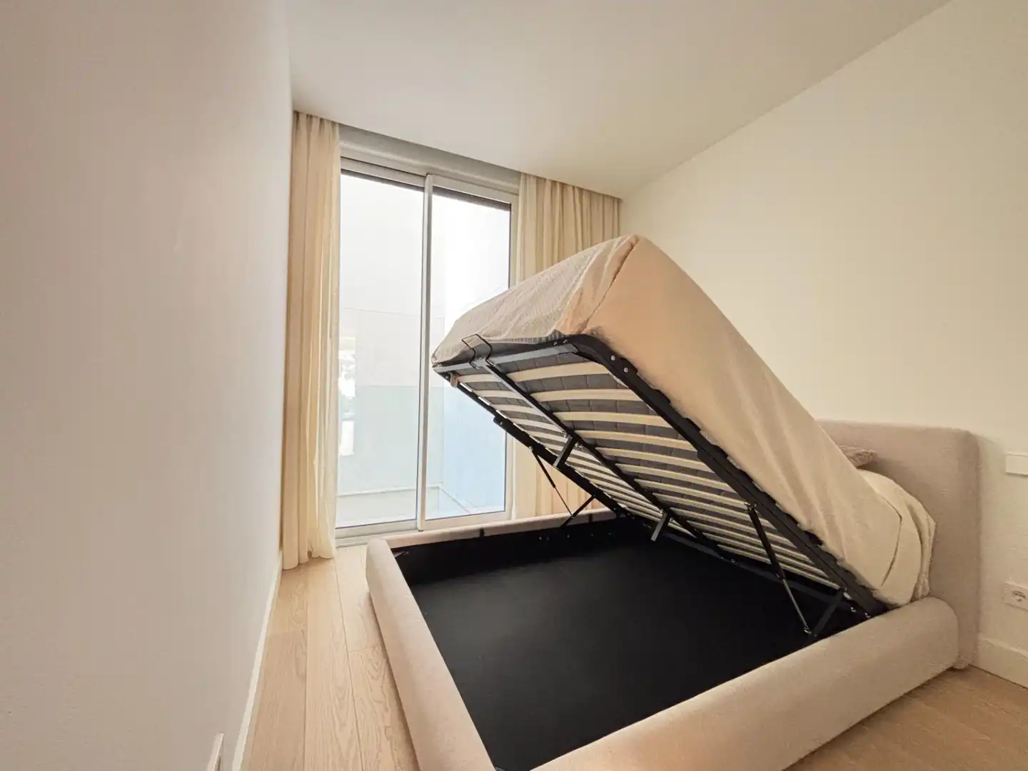 Habitación de Piso de alquiler en Madrid con Aire acondicionado, Calefacción y Terraza