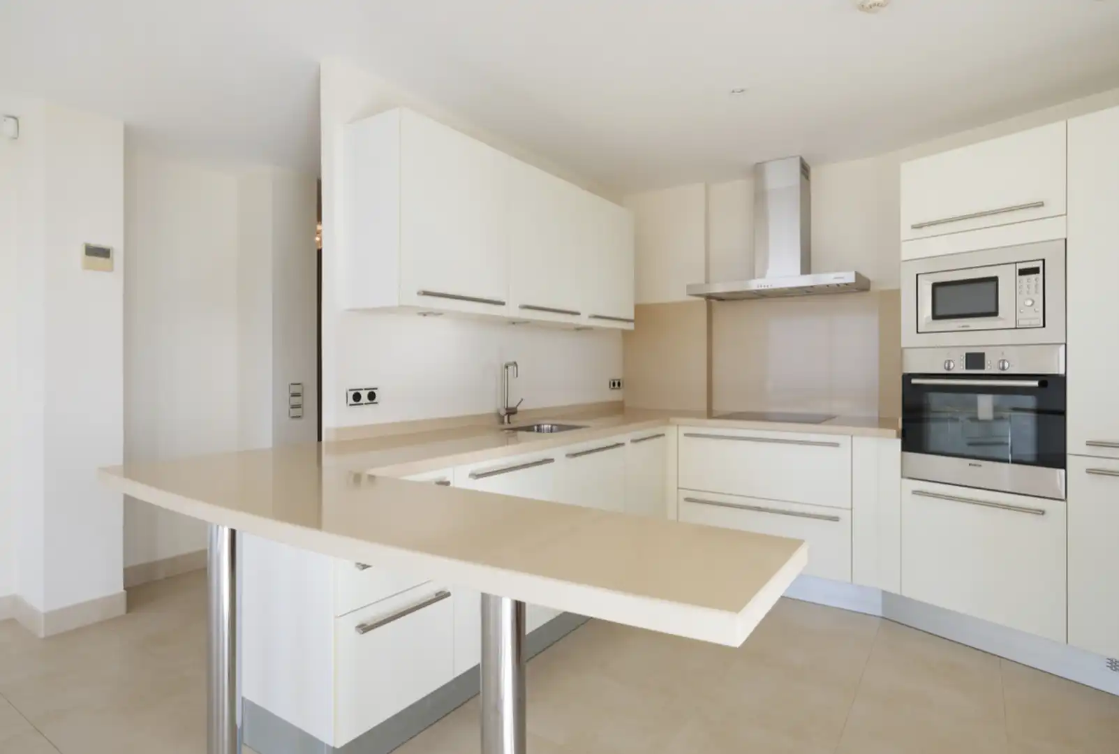 Penthouse with terrace for sale in Río Real - Los Monteros, imagen 3
