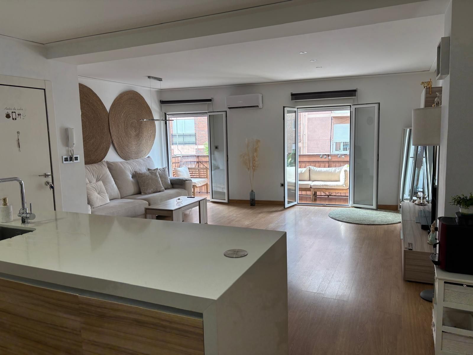 Living room of Apartment for sale in Elche / Elx  with Air Conditioner, Heating and Parquet flooring