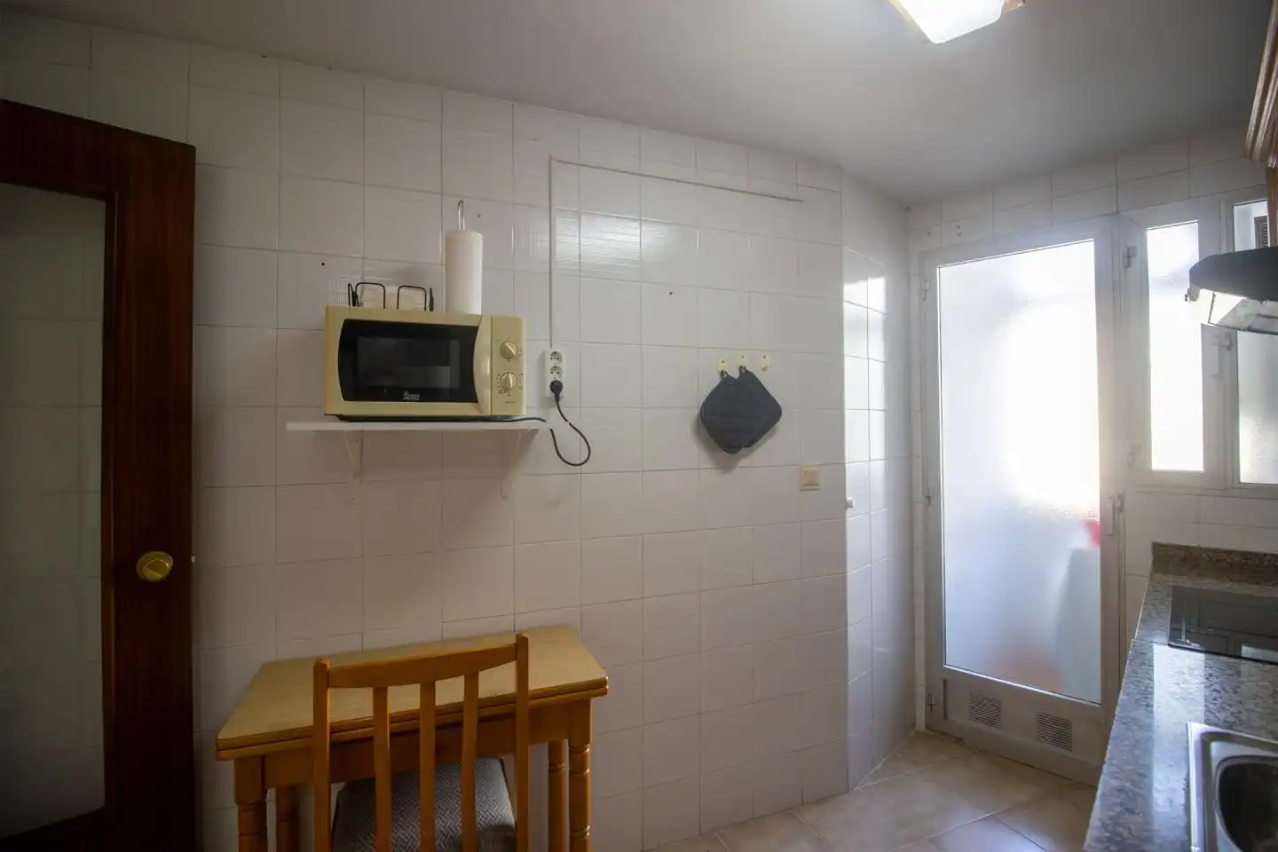 Kitchen of Flat for share in Valencia  with Air Conditioner and Furnished