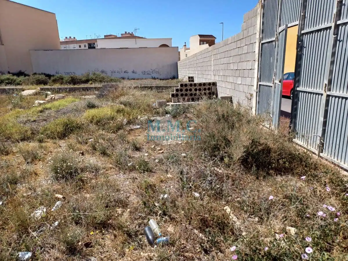 Wohnbaugrundstück zum Verkauf in Roquetas de Mar ciudad, imagen 3