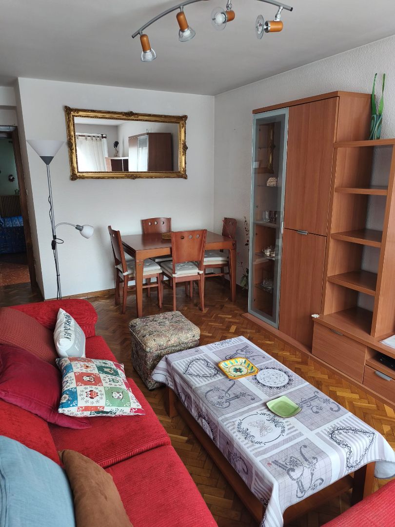Living room of Flat to rent in  Zaragoza Capital  with Heating, Furnished and Oven