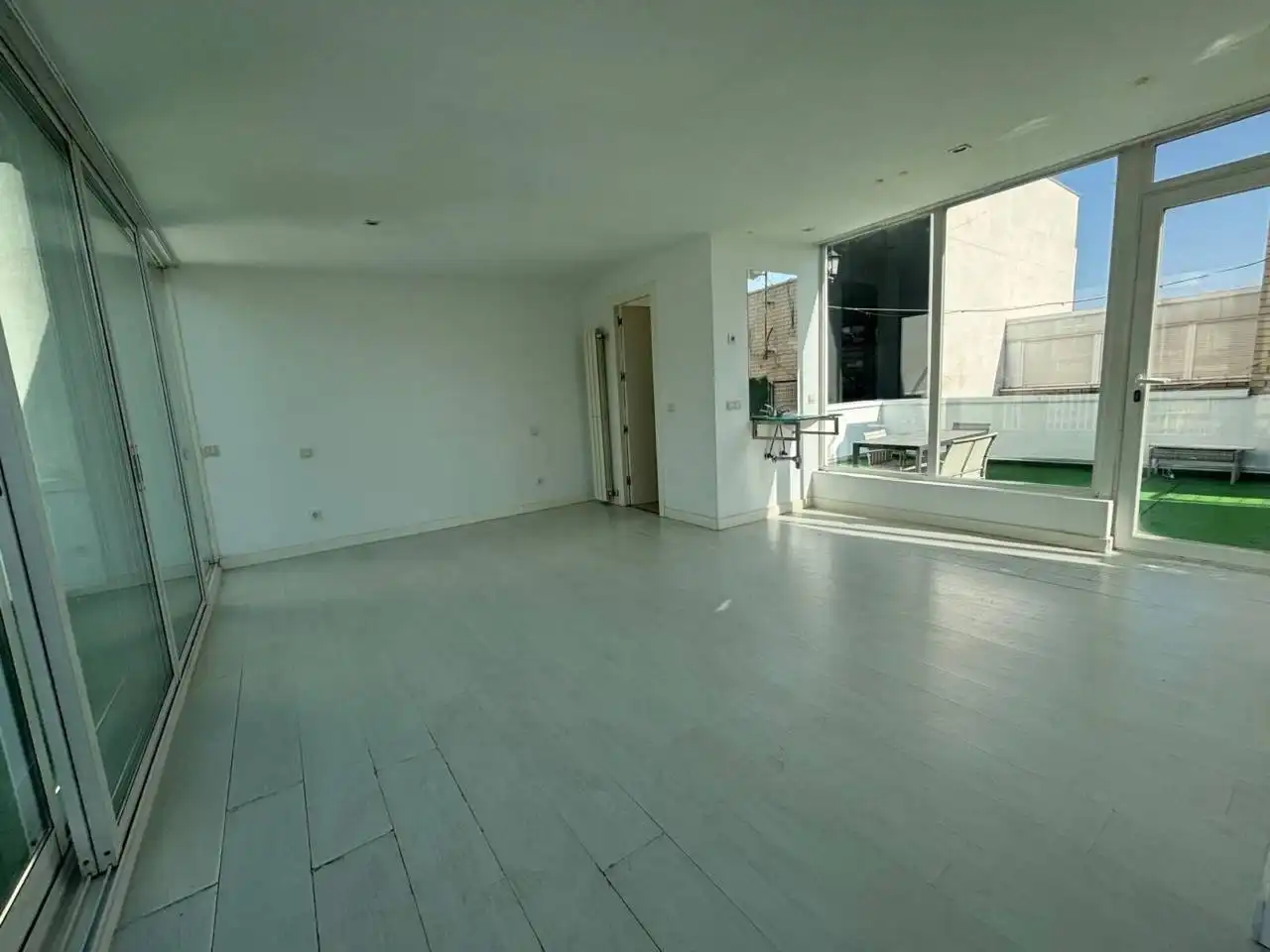 Wohnzimmer von Dachboden zur Miete in Madrid mit Klimaanlage, Heizung und Parkett