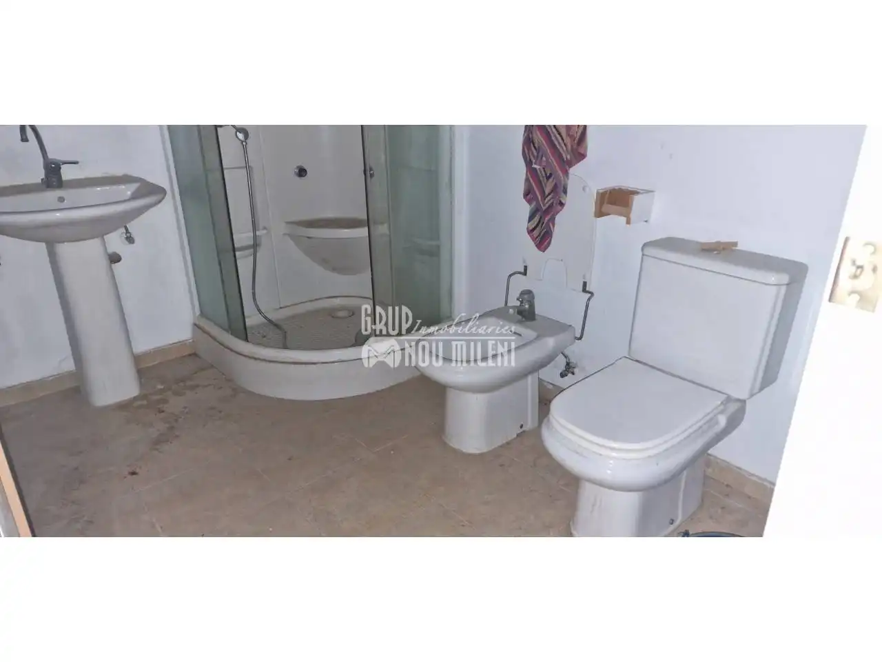 Baño de Local de alquiler en Alcàsser con Aire acondicionado