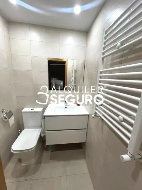 Baño de Piso de alquiler en Pinto con Calefacción y Trastero