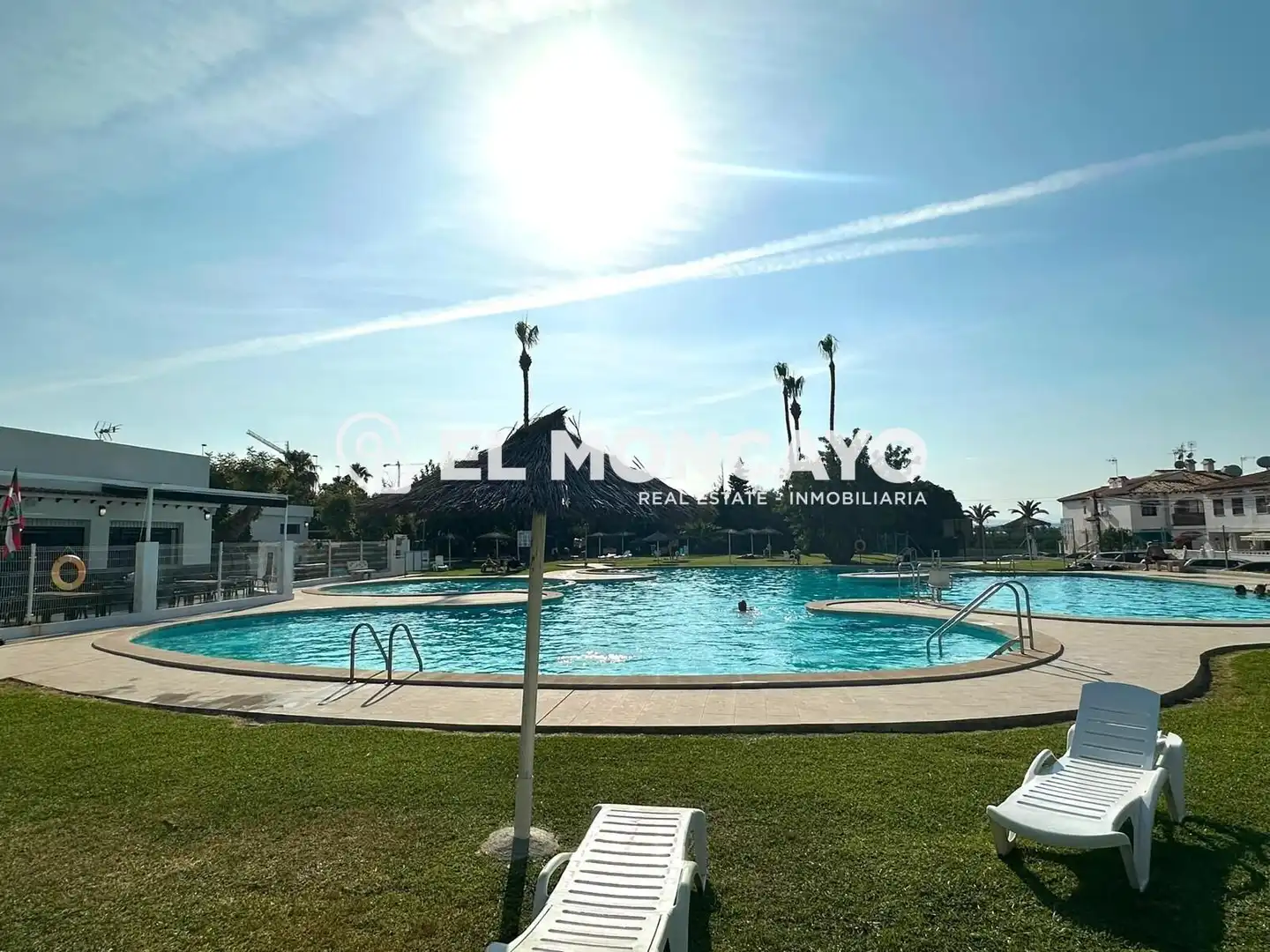 Bungalow amb piscina en venda a Los Balcones - Los Altos
