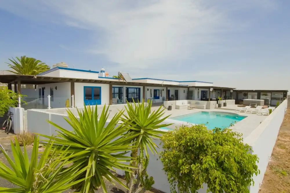 Houses for sale in Tías