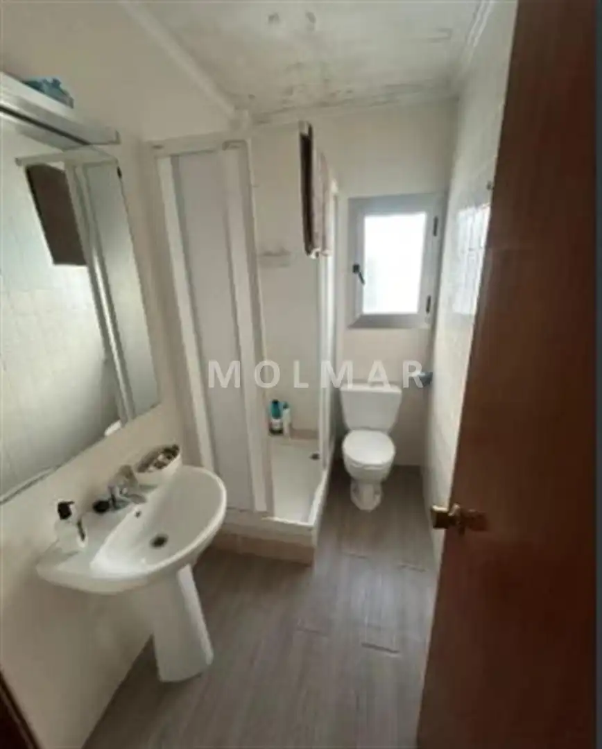 Baño de Piso en venta en Godelleta con Aire acondicionado, Terraza y Balcón