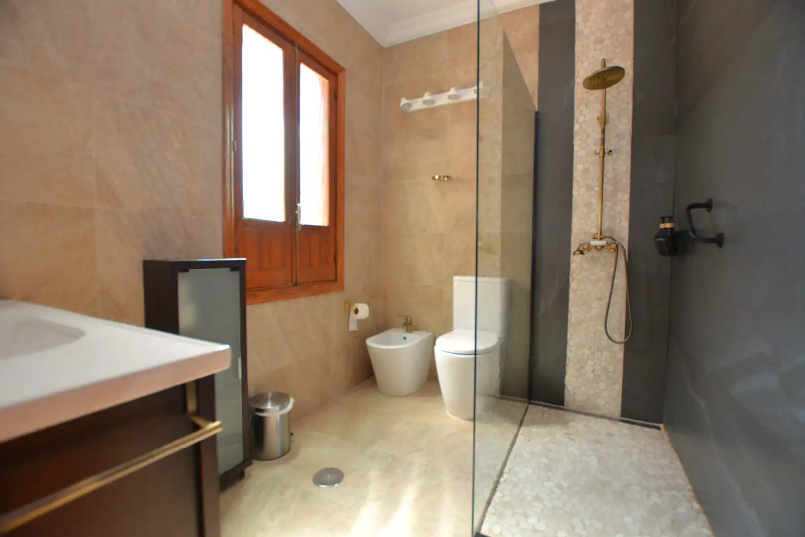 Baño de Casa o chalet en venta en Guillena con Aire acondicionado, Calefacción y Jardín privado