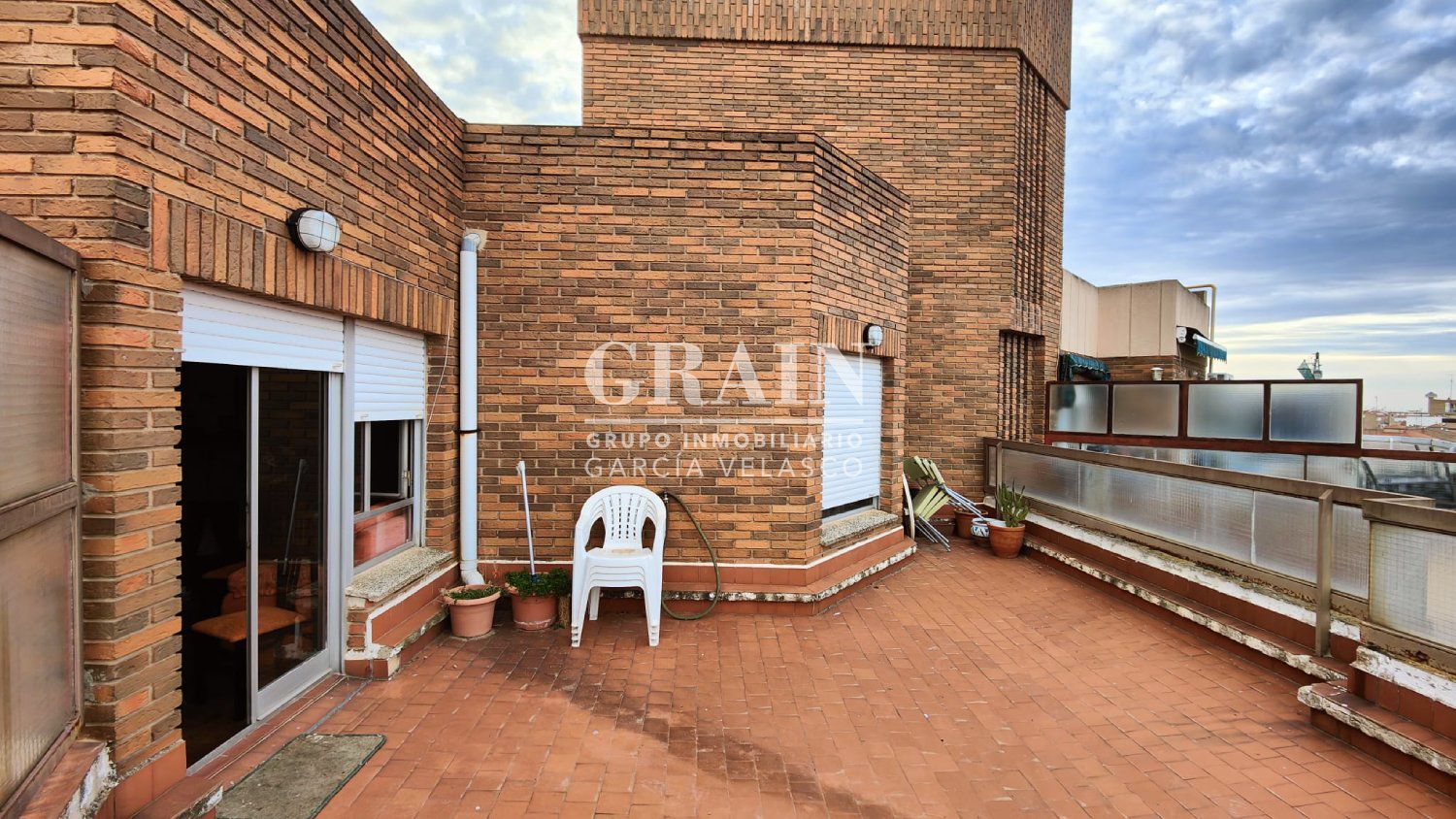 Vista exterior de Àtic en venda en  Albacete Capital amb Calefacció i Terrassa