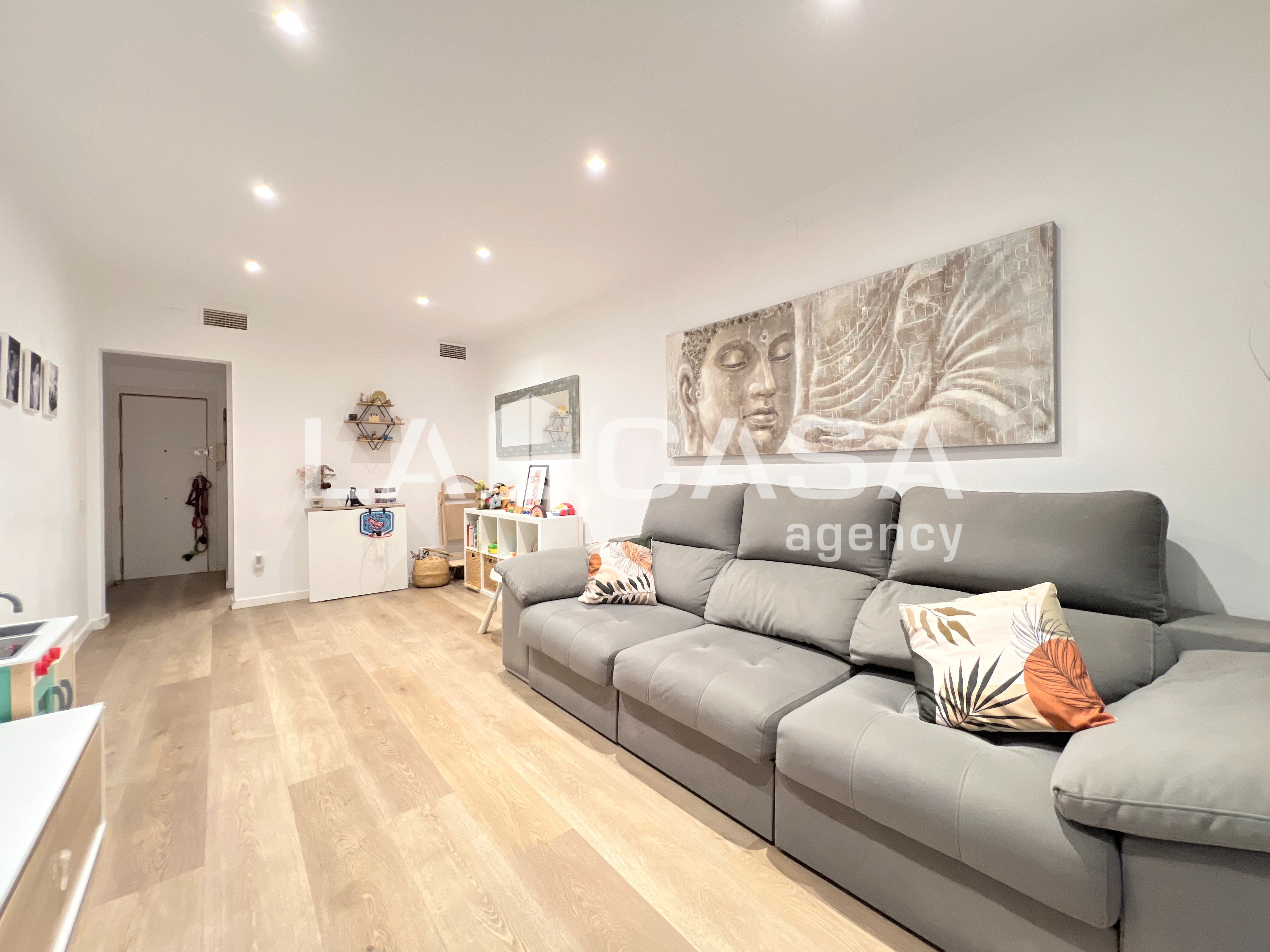 Flat for sale in  Barcelona Capital  with Heating and Terrace