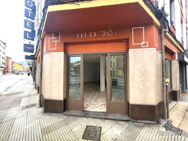 Local comercial en Alquiler en Calle Fernando Casariego, 1 en La Felguera