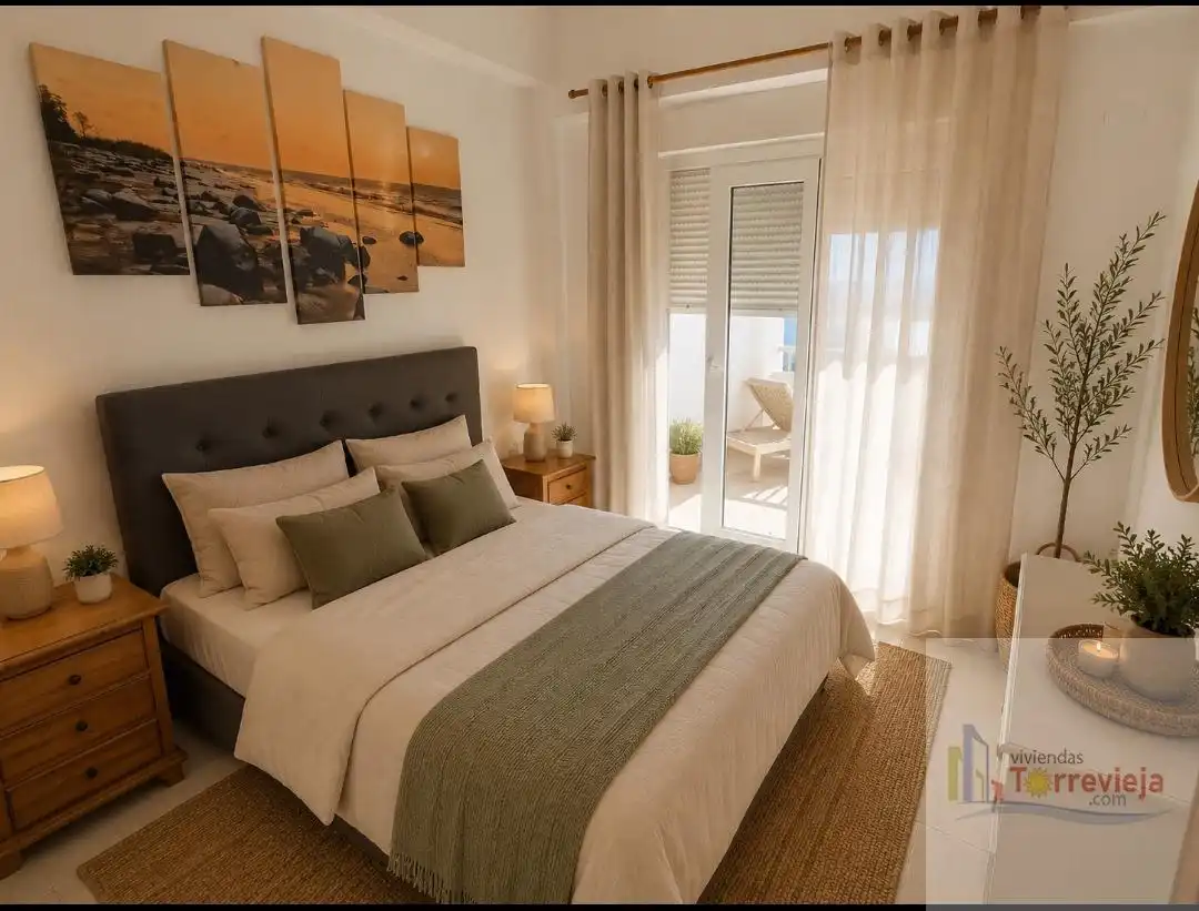 Habitación de Ático en venta en Torrevieja con Aire acondicionado, Terraza y Piscina comunitaria