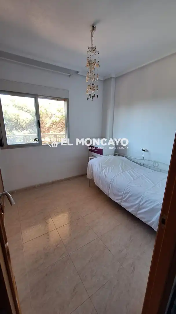 Habitación de Apartamento en venta en Guardamar del Segura con Calefacción, Terraza y Piscina comunitaria