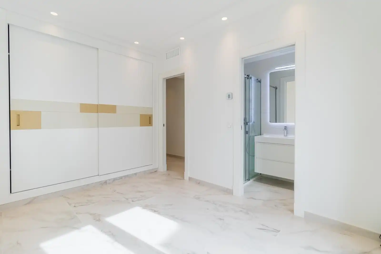 Terraced house with terrace for sale in Calle Parque Central 5, imagen 15
