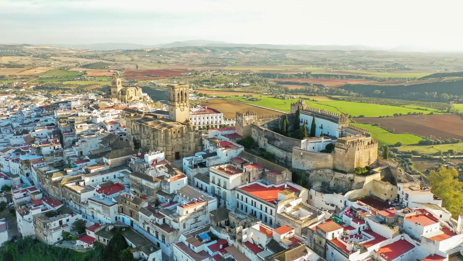 Vista exterior de Casa o xalet en venda en Arcos de la Frontera amb Calefacció i Terrassa