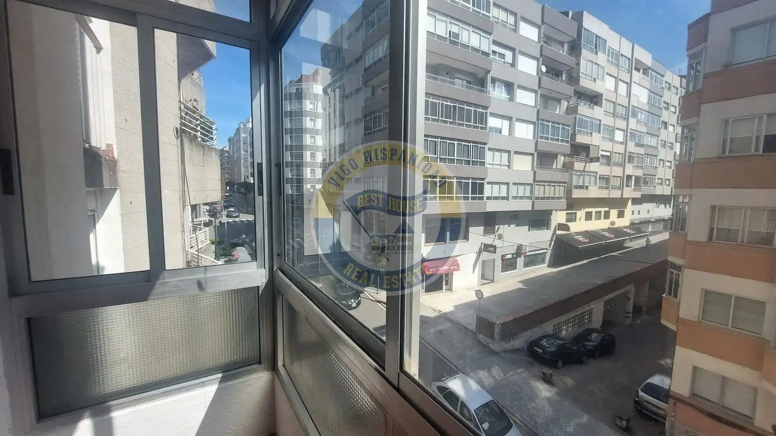 Vista exterior de Pis en venda en Vigo  amb Calefacció, Parquet i Traster