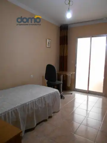Schlafzimmer von Wohnung zur Miete in Granada mit Heizung, Terrasse und Möbliert