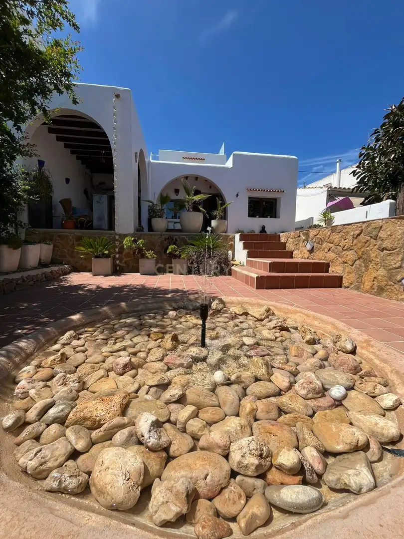 Vista exterior de Casa o chalet en venta en Santa Eulària des Riu