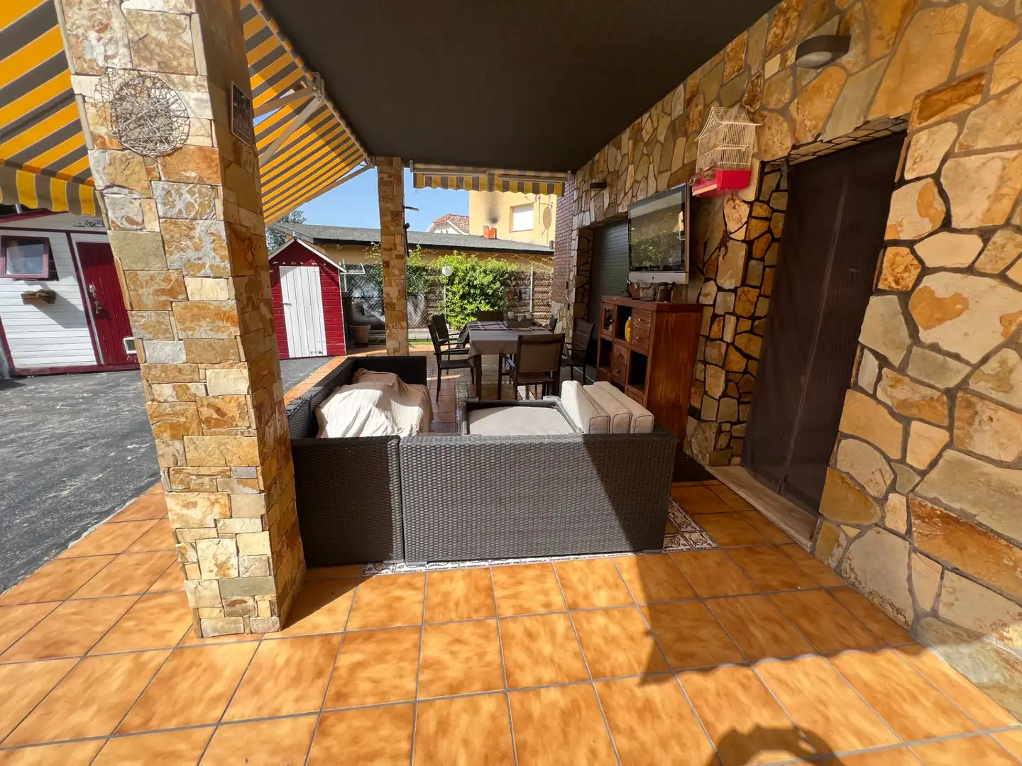 Terrassa de Casa o xalet en venda en La Roca del Vallès amb Aire condicionat, Calefacció i Jardí privat