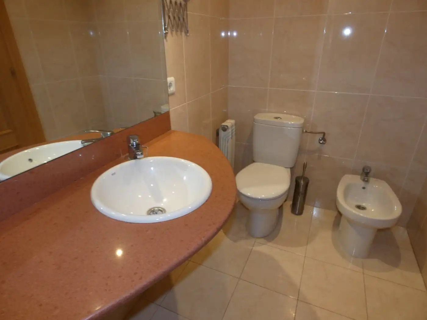 Badezimmer von Wohnung zur Miete in Utebo mit Heizung, Terrasse und Abstellraum