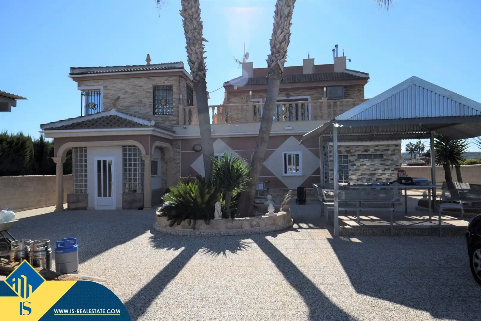 Chalet con piscina en venta en Rojales