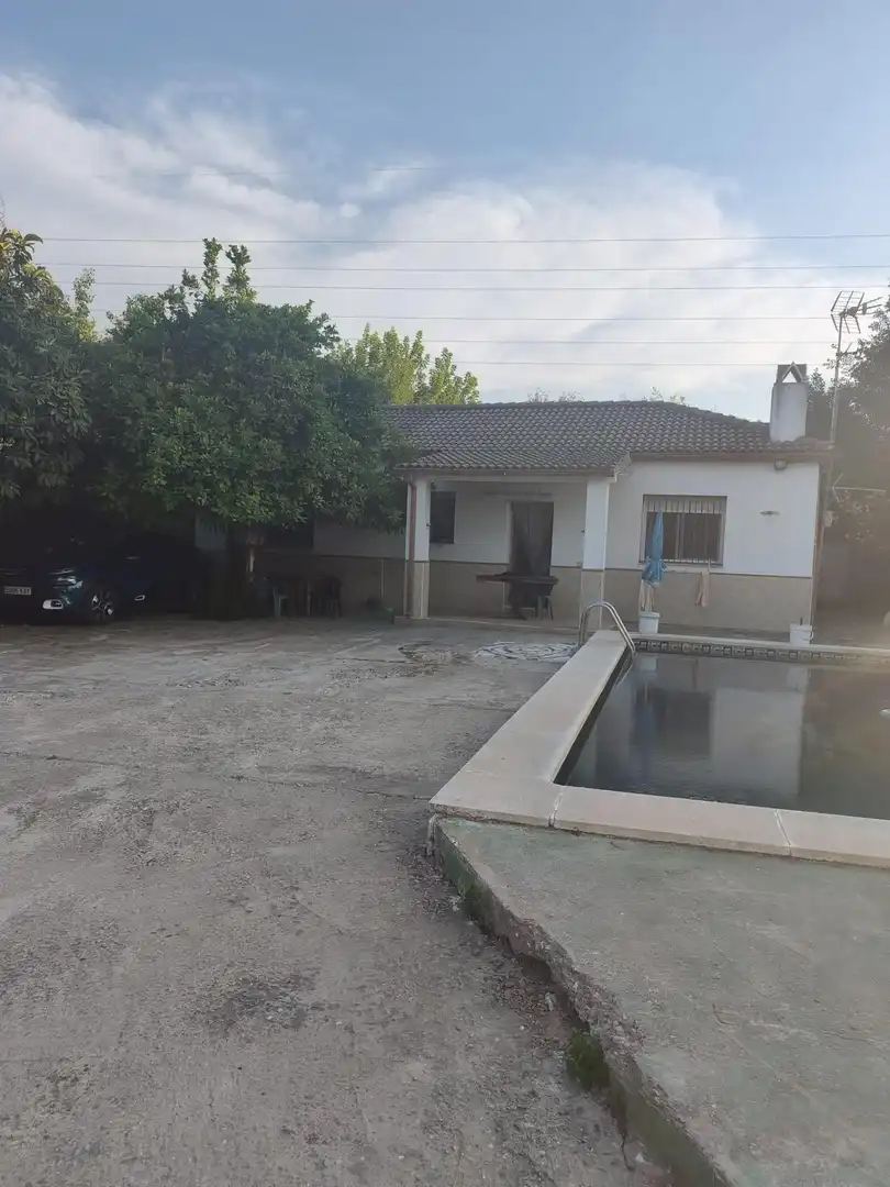 Casa con piscina en venta en Periurbano Este - Campiña