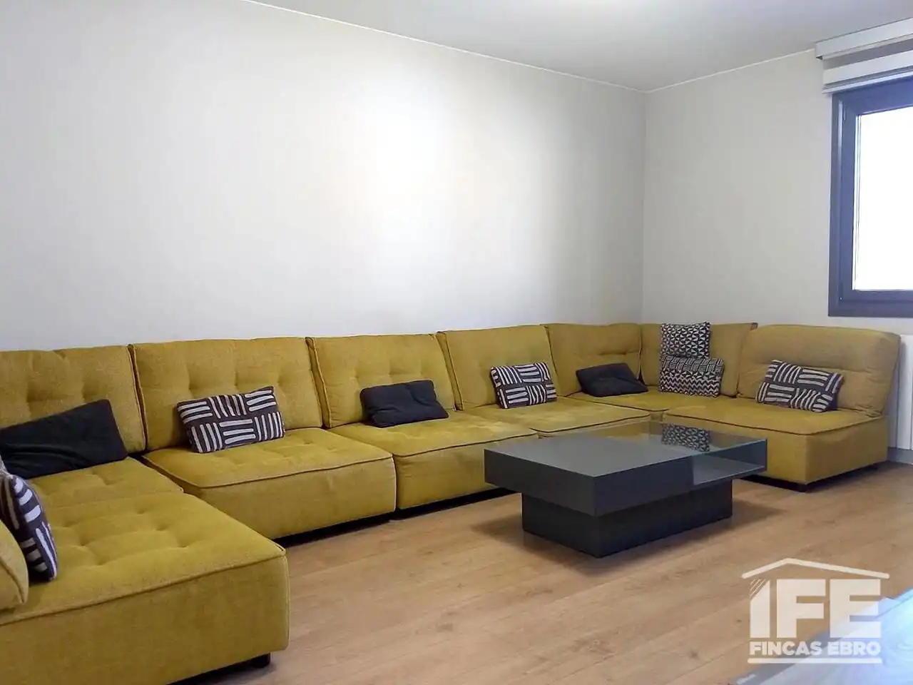 Sala d'estar de Casa o xalet en venda en Alagón amb Aire condicionat, Calefacció i Jardí privat