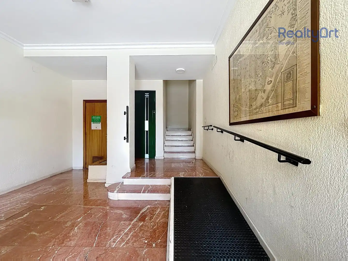 Piso en venta en Sevilla con Aire acondicionado, Jardín privado y Balcón
