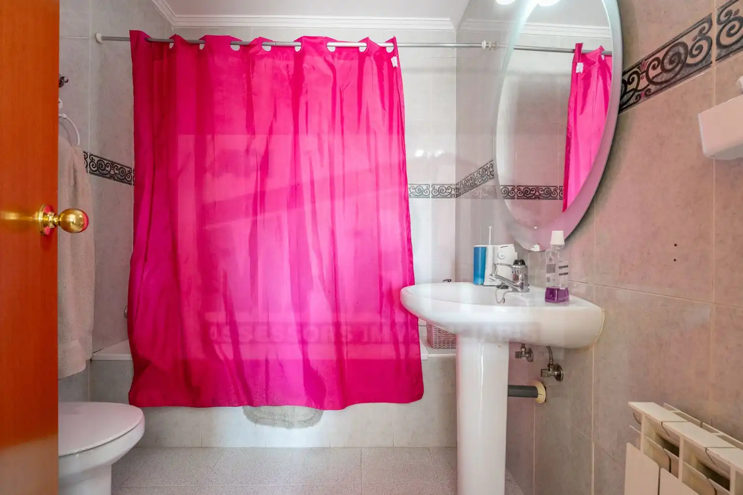 Baño de Casa adosada en venta en Constantí con Aire acondicionado, Calefacción y Jardín privado