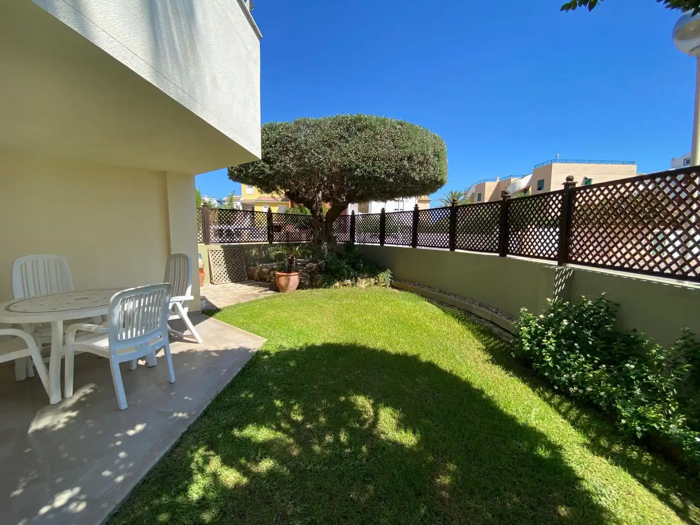 Jardí de Casa adosada en venda en Oliva amb Aire condicionat, Calefacció i Jardí privat