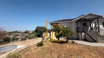 Exterior view of House or chalet for sale in El Casar  with Heating, Private garden and Terrace