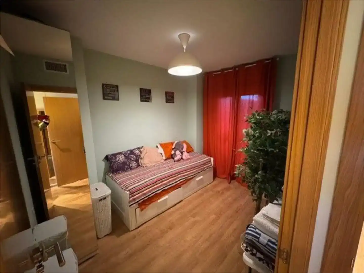 Dormitori de Pis en venda en Fuengirola amb Aire condicionat, Jardí privat i Parquet