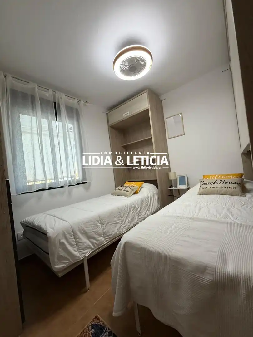 Schlafzimmer von Dachboden zum Verkauf in Zahara de los Atunes mit Privatgarten, Terrasse und Abstellraum