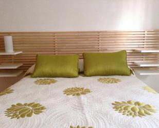Dormitori de Apartament de lloguer en Dos Hermanas amb Aire condicionat, Moblat i Rentadora