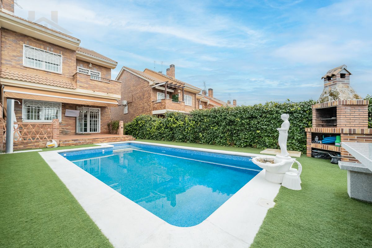 Garden of House or chalet for sale in Arroyomolinos (Madrid)  with Air Conditioner, Heating and Private garden
