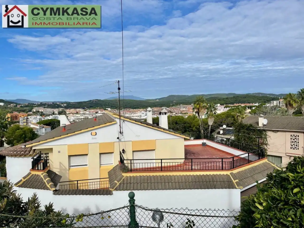 Vista exterior de Casa o xalet en venda en Lloret de Mar amb Aire condicionat, Calefacció i Jardí privat