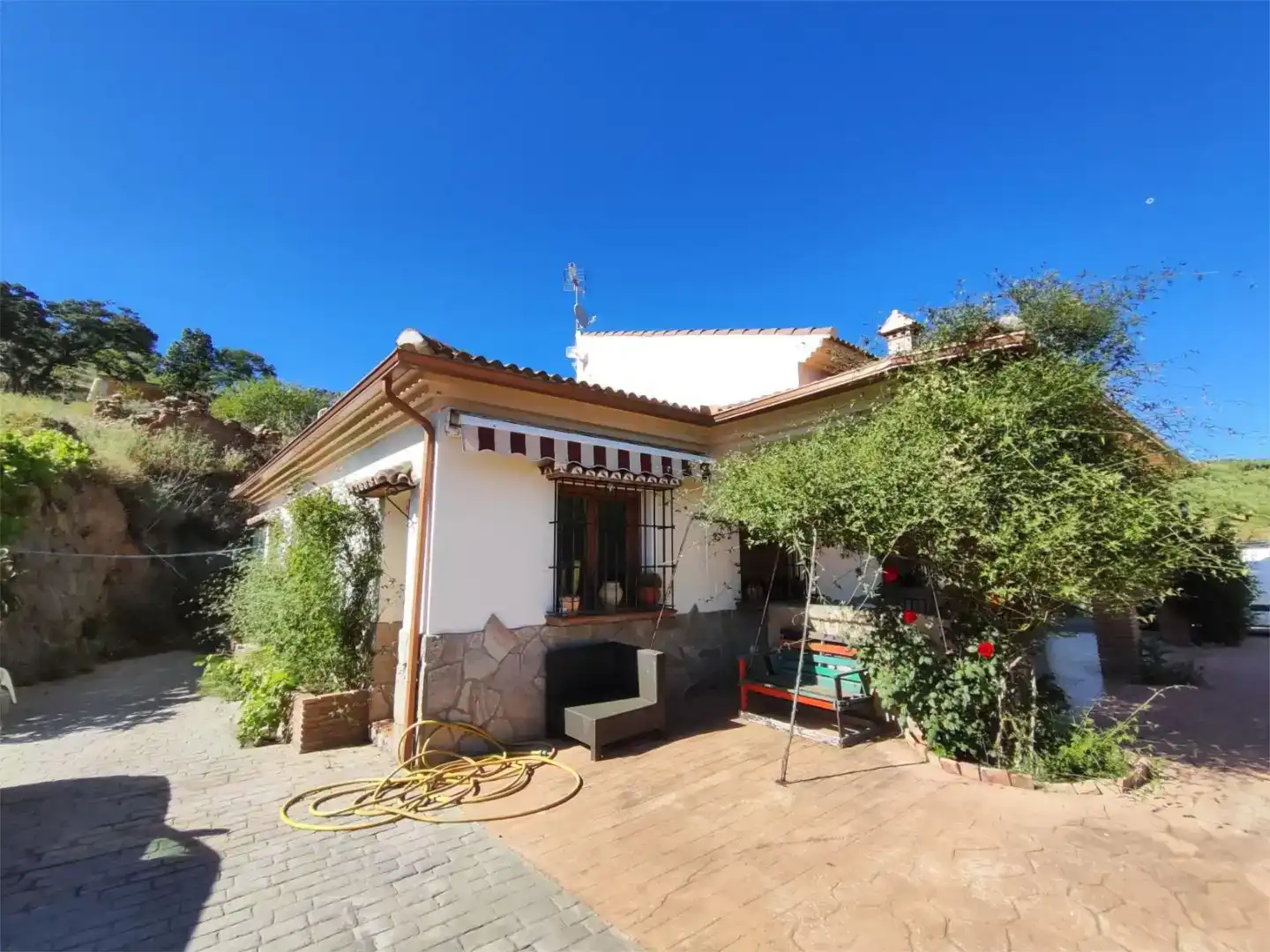 Vista exterior de Pis en venda en Riogordo amb Jardí privat, Traster i Piscina